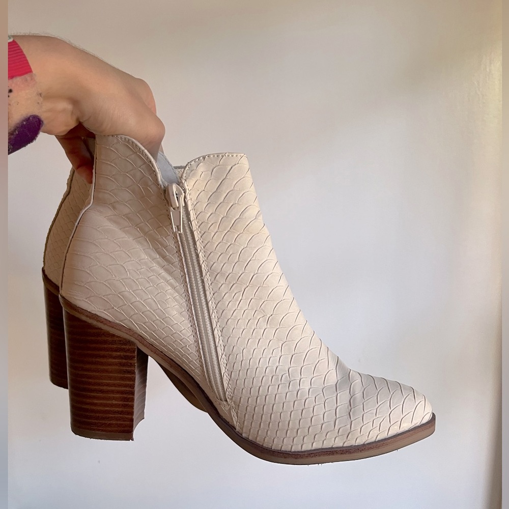 Altrd State snake skin white booties